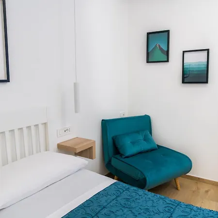 Nous Boutique Penzion Neapol